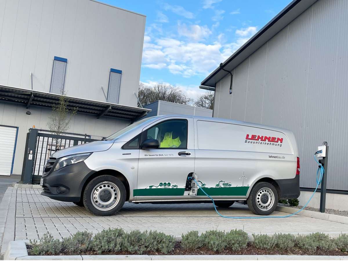 Fuhrpark Transporter 8444